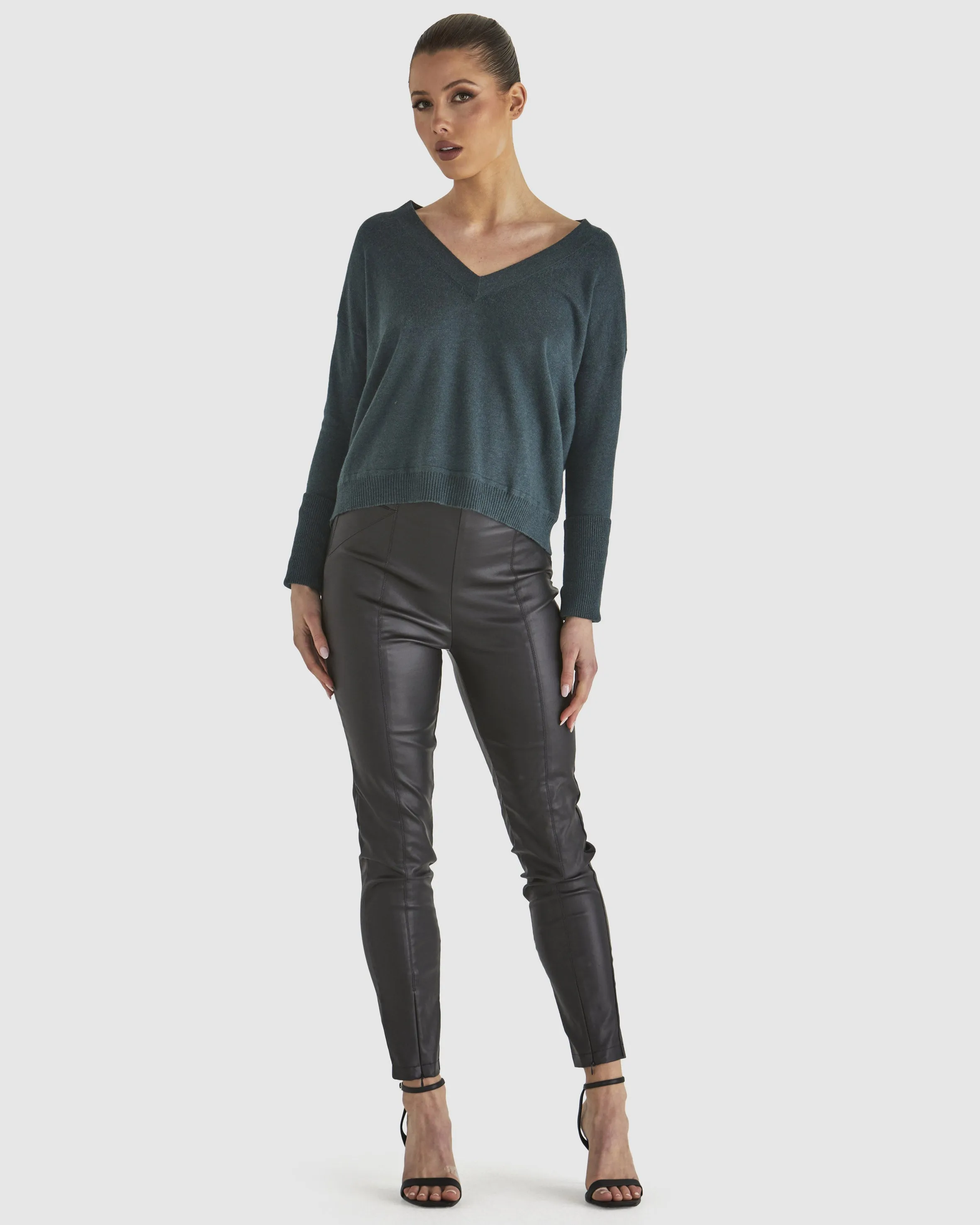 Fate   Becker | Leonardo Knit